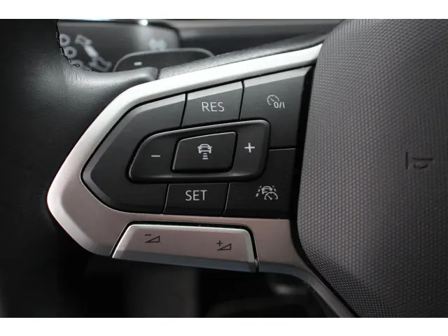 Volkswagen T-Roc 1.5 TSI 150pk DSG Style 2023 Benzine 15