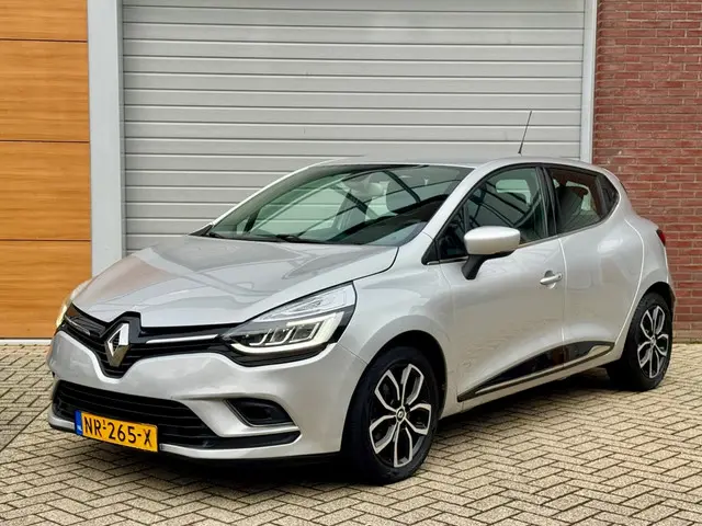 Renault Clio 1.2 TCe Intens Automaat 2017 Benzine 2