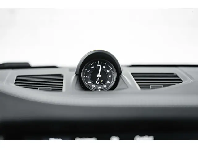 Porsche 911 Carrera GTS 2025 Benzine 27