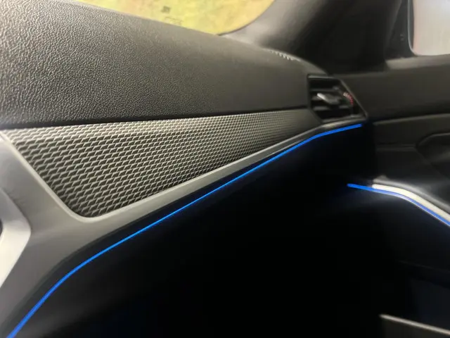BMW 3 Serie Touring 330e M-Sport 2021 Hybride Benzine 18