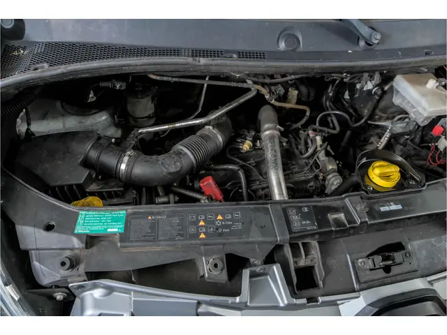 Renault Master T35 2.3 dCi L2H2 2018 Diesel 31