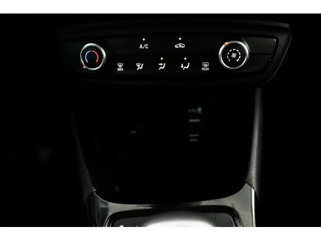 Opel Crossland X 1.2 Innovation zwart 2018 Benzine 19