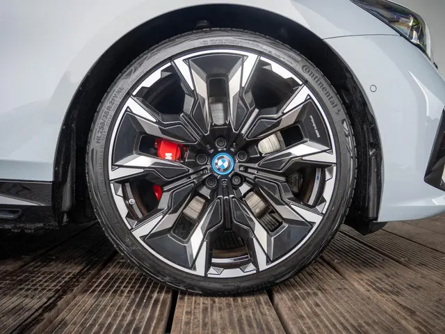 BMW 5 Serie Touring 530e 2024 Hybride Benzine 6