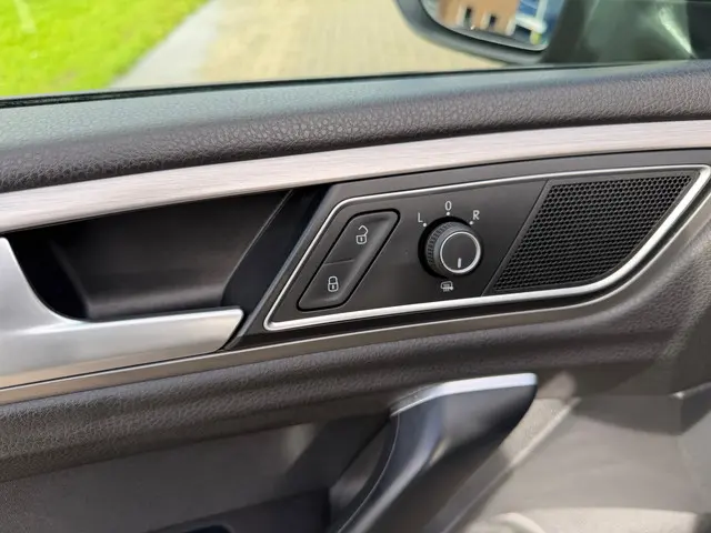 Volkswagen Golf Sportsvan 1.2 TSI Highline 2015 Benzine 17