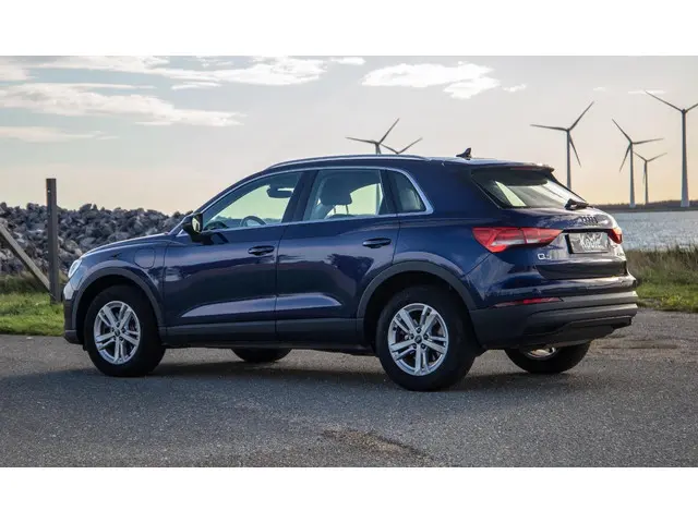 Audi Q3 45 TFSI e edition 2021 Hybride Benzine 11