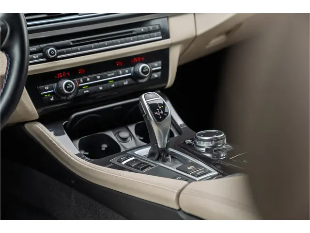 BMW 5 Serie 528i High Executive | 2013 Benzine 10