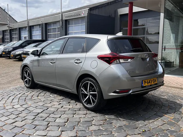 Toyota Auris 1.8 Hybrid Team D 2018 Hybride Benzine 3