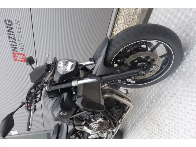 Yamaha MT 07 ABS 2015 Benzine 6