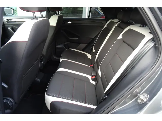 Volkswagen T-Roc 1.5 TSI Sport DSG Beats 2019 Benzine 6