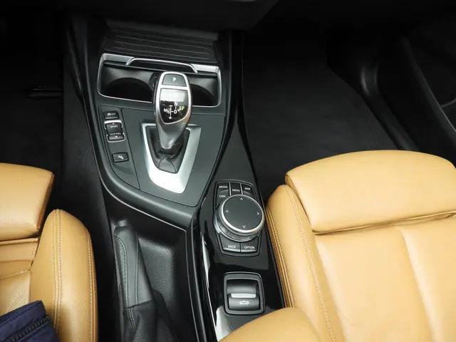 BMW 2 Serie Cabrio 220i 2018 Benzine 17