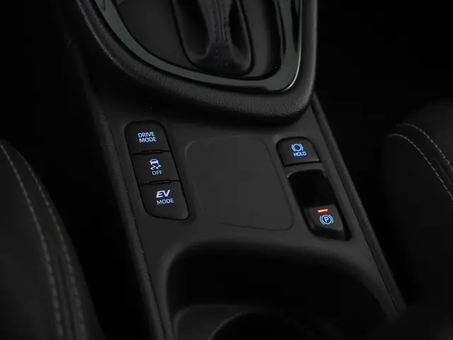 Toyota Yaris 1.5 Hybrid Executive 2022 Hybride Benzine 24