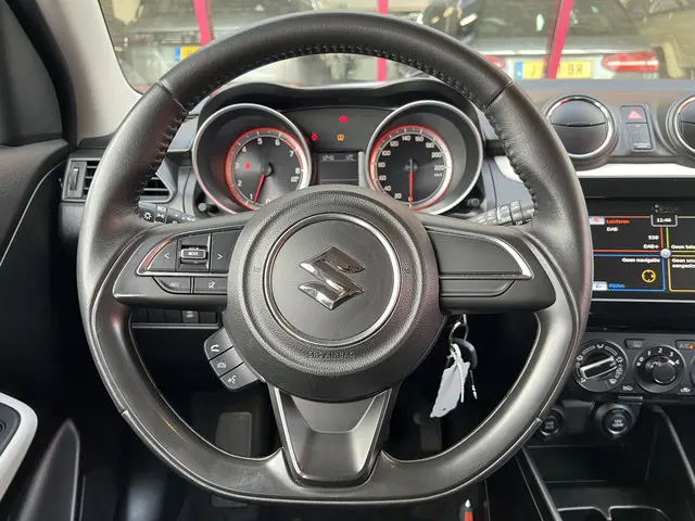 Suzuki Swift 1.2 Select 2017 Benzine 19