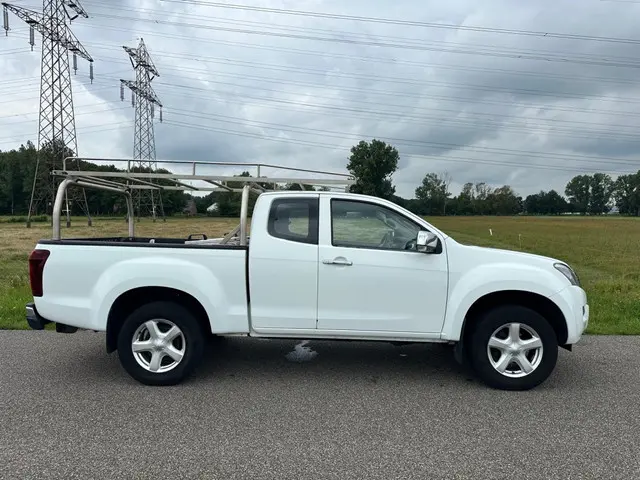 Isuzu D-Max 2.5 Extended Cab LS 4WD AIRCO | NAP ! 2017 Diesel 5