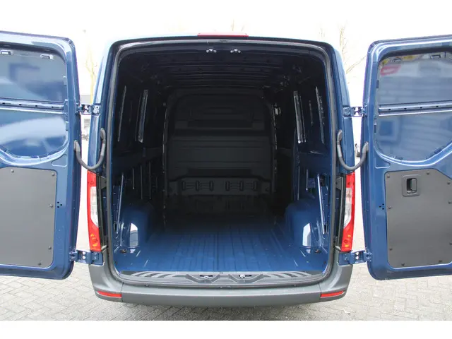 Mercedes-Benz Sprinter 315 CDI L2H1 RWD 2024 Diesel 13