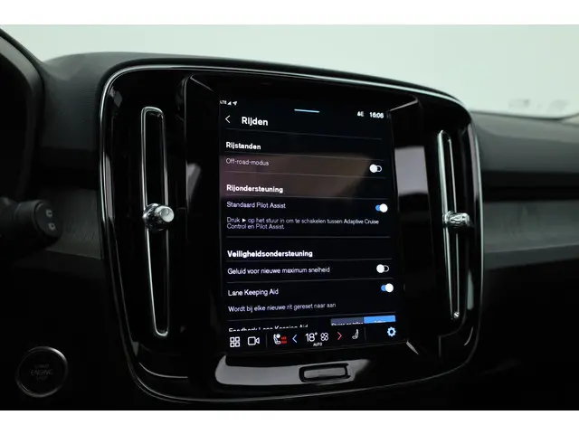 Volvo XC40 2.0 B4 Ultra Dark 2024 Hybride Benzine 18