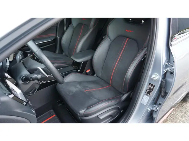 Kia ProCeed 1.6 T-GDI 204pk GT 2022 Benzine 8