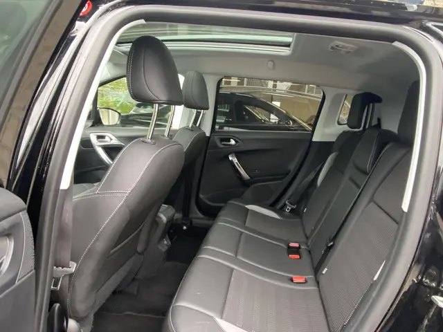 Peugeot 2008 1.2T 110pk Allure 2018 Benzine 23