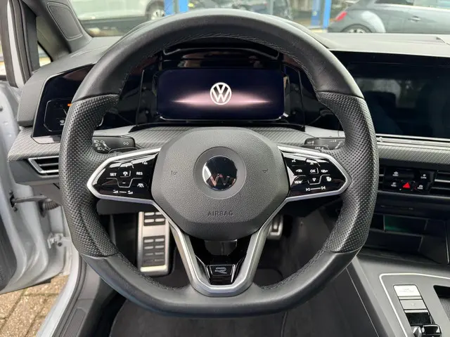 Volkswagen Golf 1.5 eTSI R-Line 2022 Benzine 19