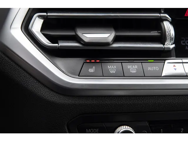 BMW 3 Serie 320i High Executive 2020 Benzine 48