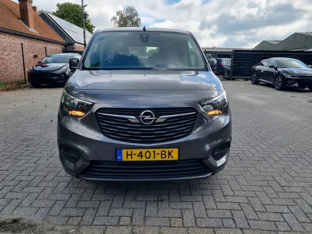 Opel Combo Tour 1.2 T. L2H1 Edit. 7p 2019 Benzine 10