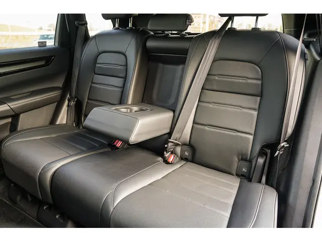 Honda CR-V 2.0i e:PHEV ADVANCE TECH 2024 Hybride Benzine 8