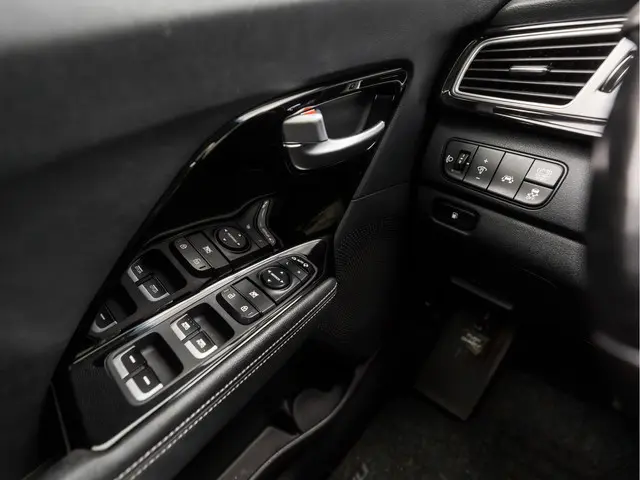 Kia Niro 1.6 GDi Hybrid Sport 2018 Hybride Benzine 25