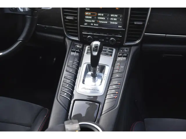 Porsche Panamera 4.8 GTS 2012 Benzine 31