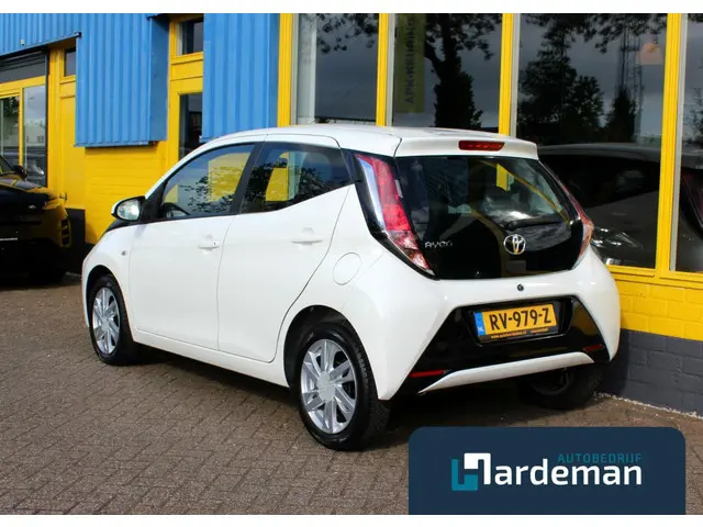 Toyota Aygo 1.0 VVT-i x-play Automaat Camera 2017 Benzine 6