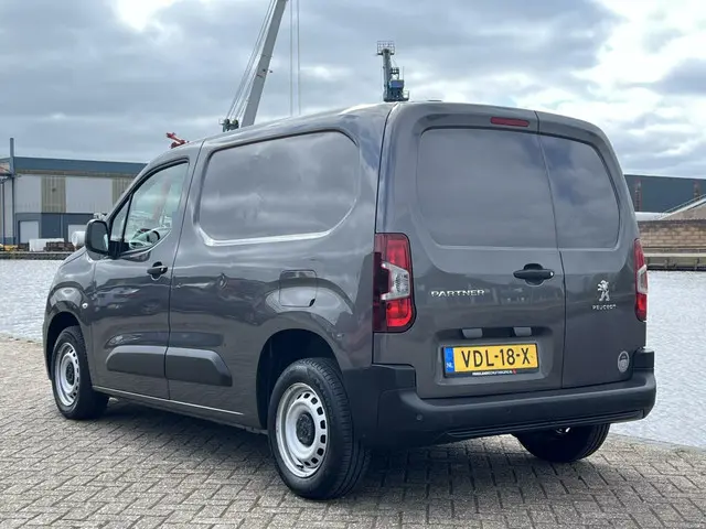 Peugeot Partner bestel 1.5 BlueHDI Asphalt 2019 Diesel 4