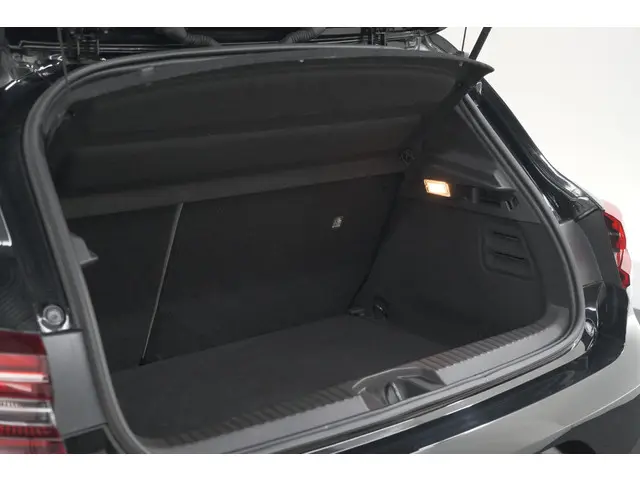 Renault Clio TCe 130 EDC Initiale Paris 2020 Benzine 79