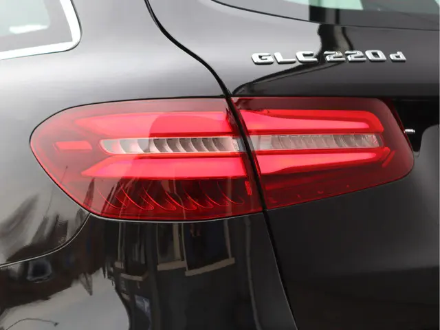 Mercedes-Benz GLC 220 d 4MATIC 2018 Diesel 12