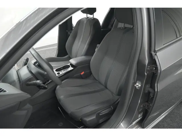 Peugeot 208 PureTech 100 Allure Pack 2023 Benzine 24