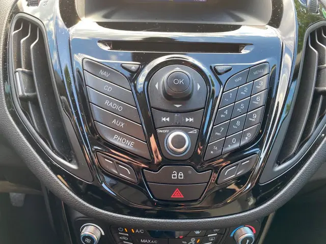 Ford B-MAX 1.0 EcoBoost Titanium Navigatie ! 2014 Benzine 8