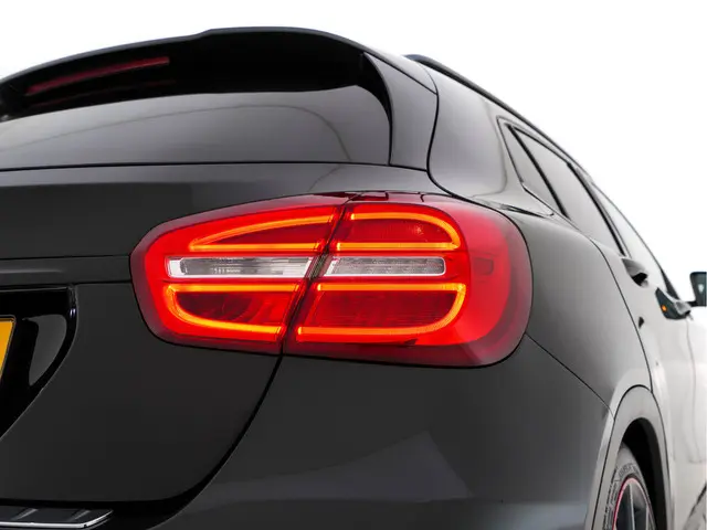 Mercedes-Benz GLA 45 AMG 4-Matic 2015 Benzine 32