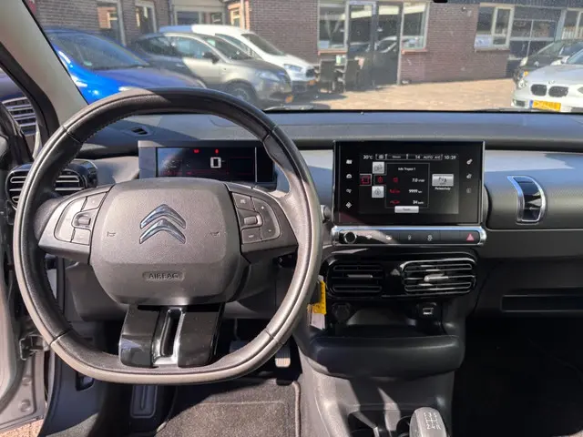 Citroën C4 Cactus 1.2 PureTech Shine 2018 Benzine 4