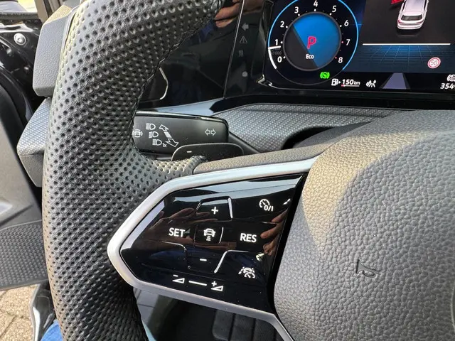 Volkswagen Golf 1.5 eTSI R-Line 2022 Benzine 22