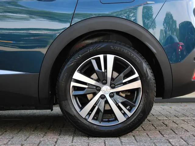 Peugeot 3008 1.6 HYbrid 225 GT 2021 Hybride Benzine 26