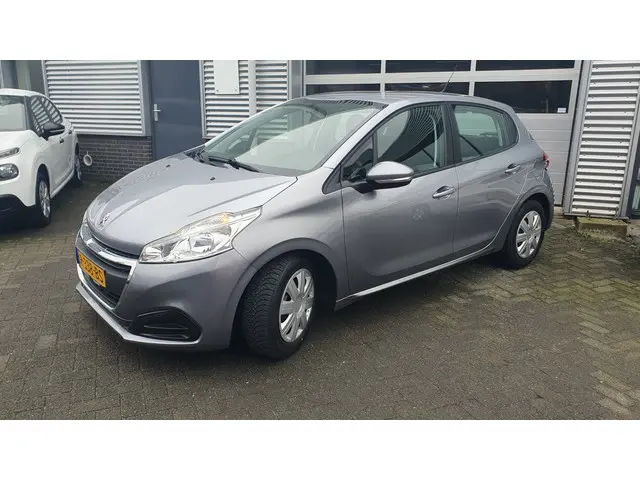 Peugeot 208 1.2 PureTech Like 2019 Benzine 7