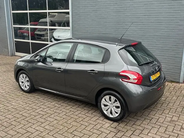 Peugeot 208 1.2 VTi Envy 2014 Benzine 3