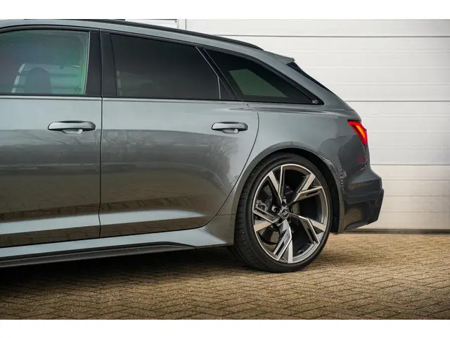 Audi RS6 A6 Avant TFSI quattro 2020 Benzine 35