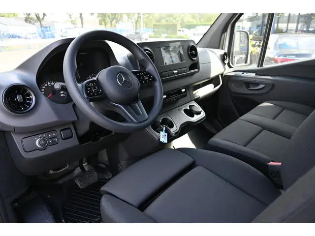 Mercedes-Benz Sprinter 317 CDI L3H2 2024 Diesel 4