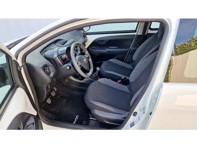 Toyota Aygo 1.0 VVT-i x-fun 2018 Benzine 6