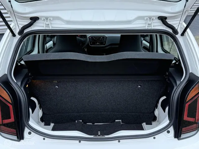 Volkswagen up! 1.0 BMT move up! AIRCO 2017 Benzine 19