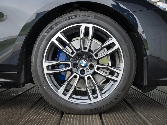 BMW 5 Serie Sedan 520i 2025 Benzine 6