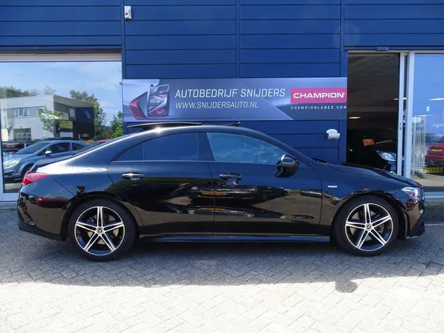 Mercedes-Benz CLA 250 4MATIC Premium 2020 Benzine 19