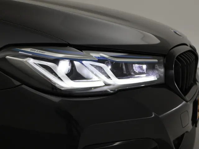 BMW 5 Serie 540i M-SPORT 2022 Benzine 14