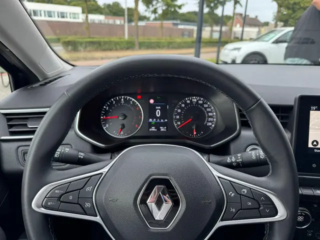 Renault Clio TCe 90 Zen 2020 Benzine 13