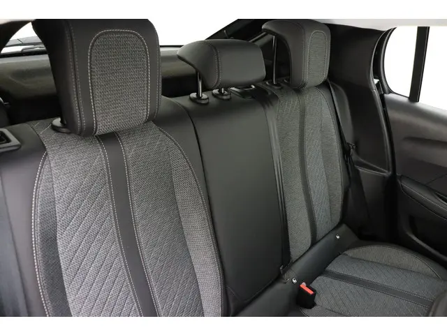 Peugeot 208 Hybrid 100 e-DCS6 Allure 2024 Benzine 15
