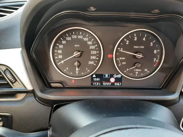 BMW X1 sDrive18i Executive 2017 Benzine 44