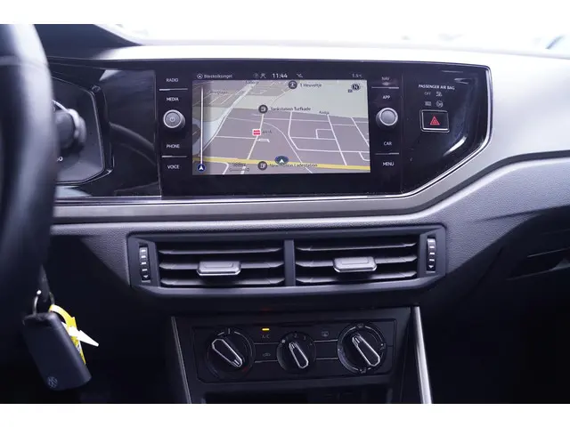 Volkswagen Polo 1.0 TSI Comfortline 2021 Benzine 39